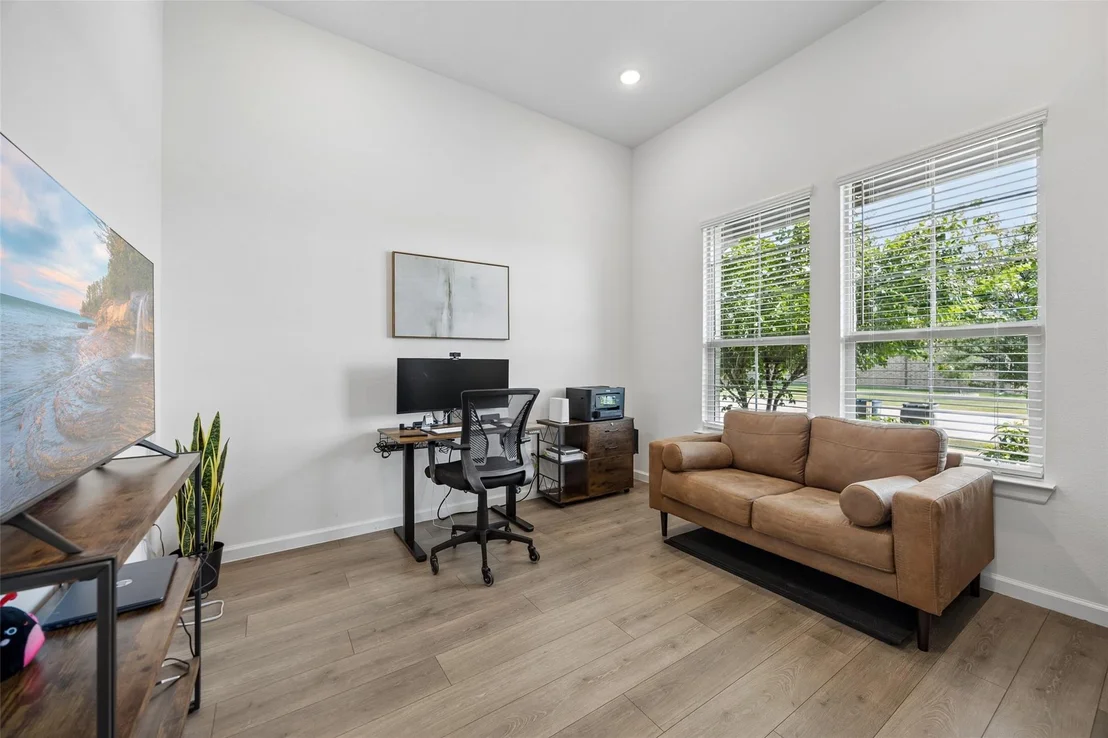 Photo of 621 Hummingbird Drive