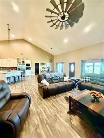 Photo of 387 Private Road 1452