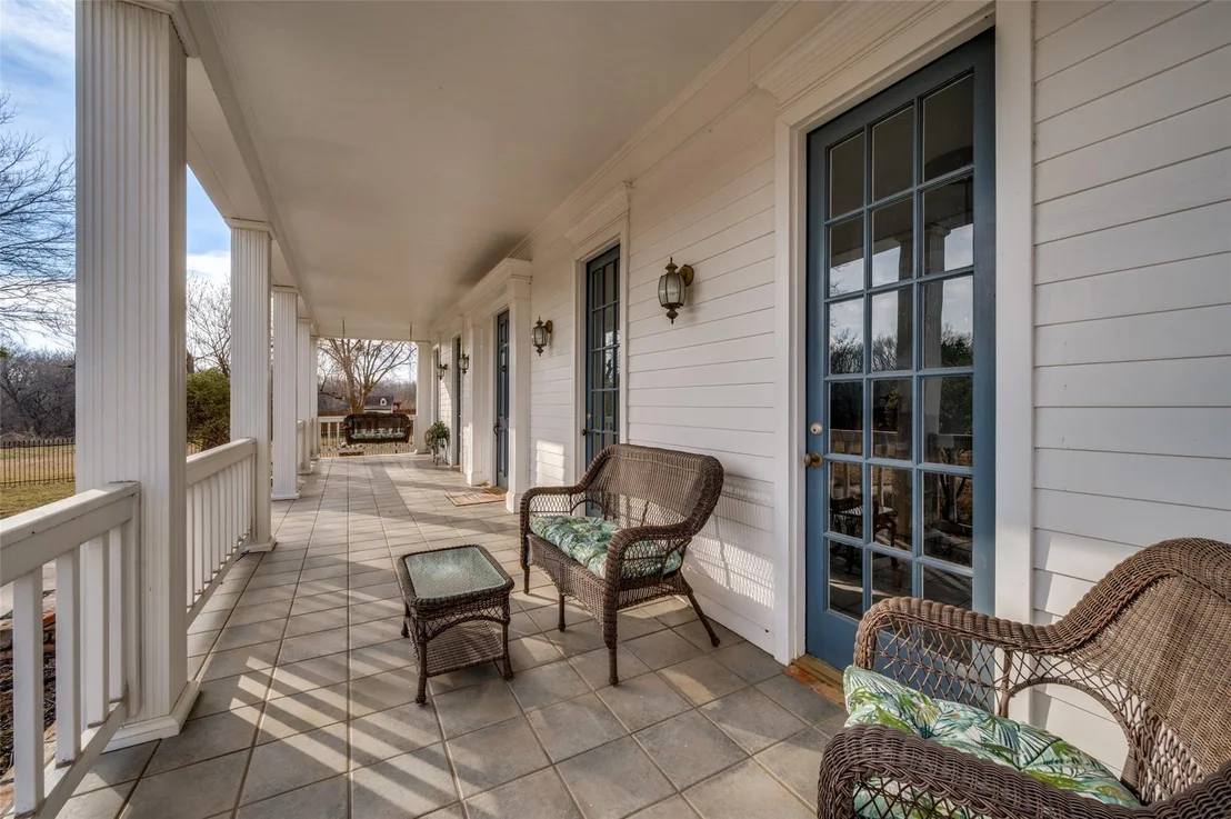 Photo of 1827 Dr Sanders Road