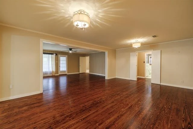 Photo of 817 Rivercrest Drive