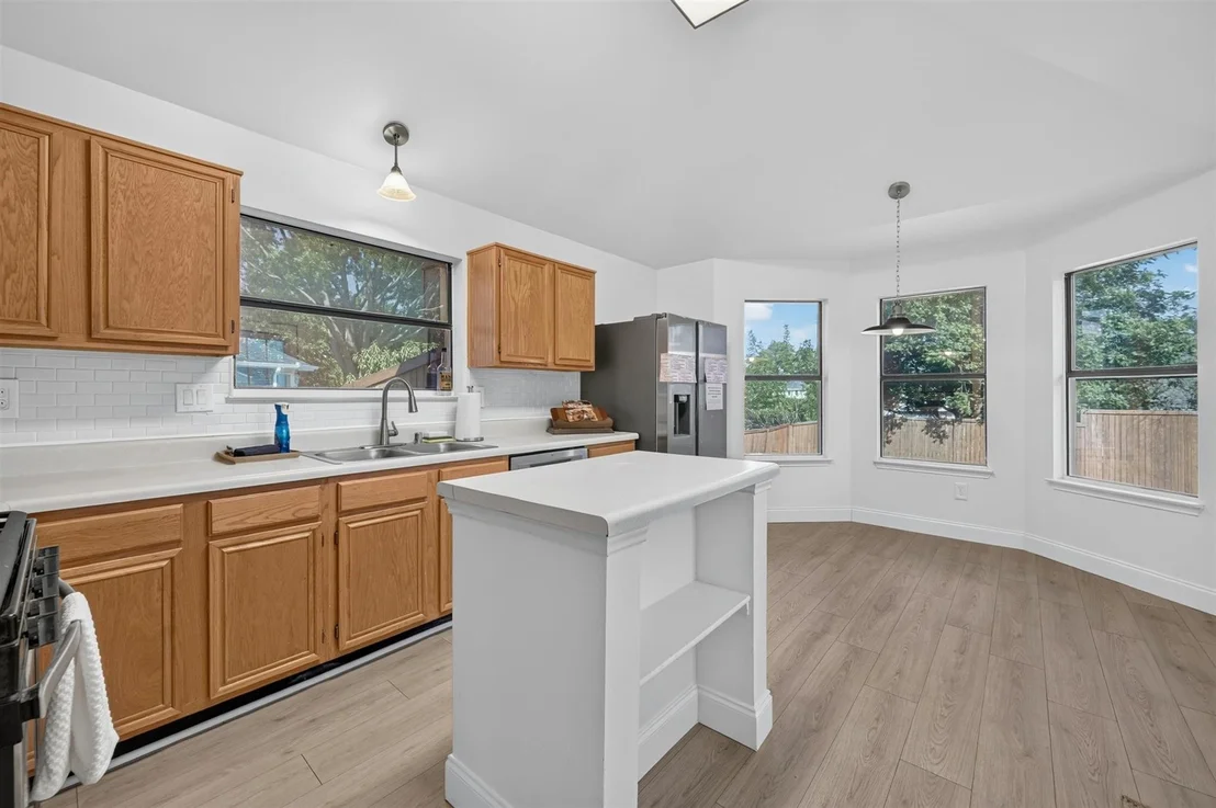 Photo of 2103 Meadowview Drive