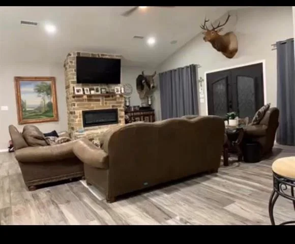 Photo of 6037 Bluebird Lane