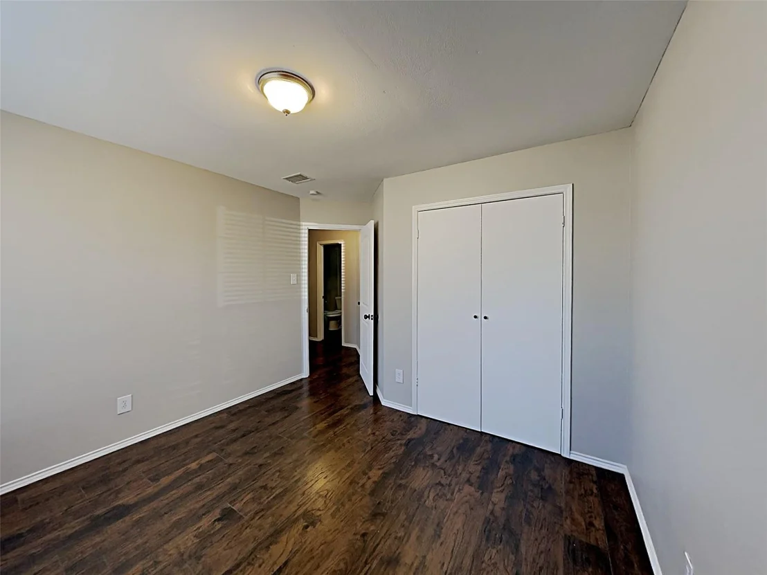 Photo of 833 Weaver Street