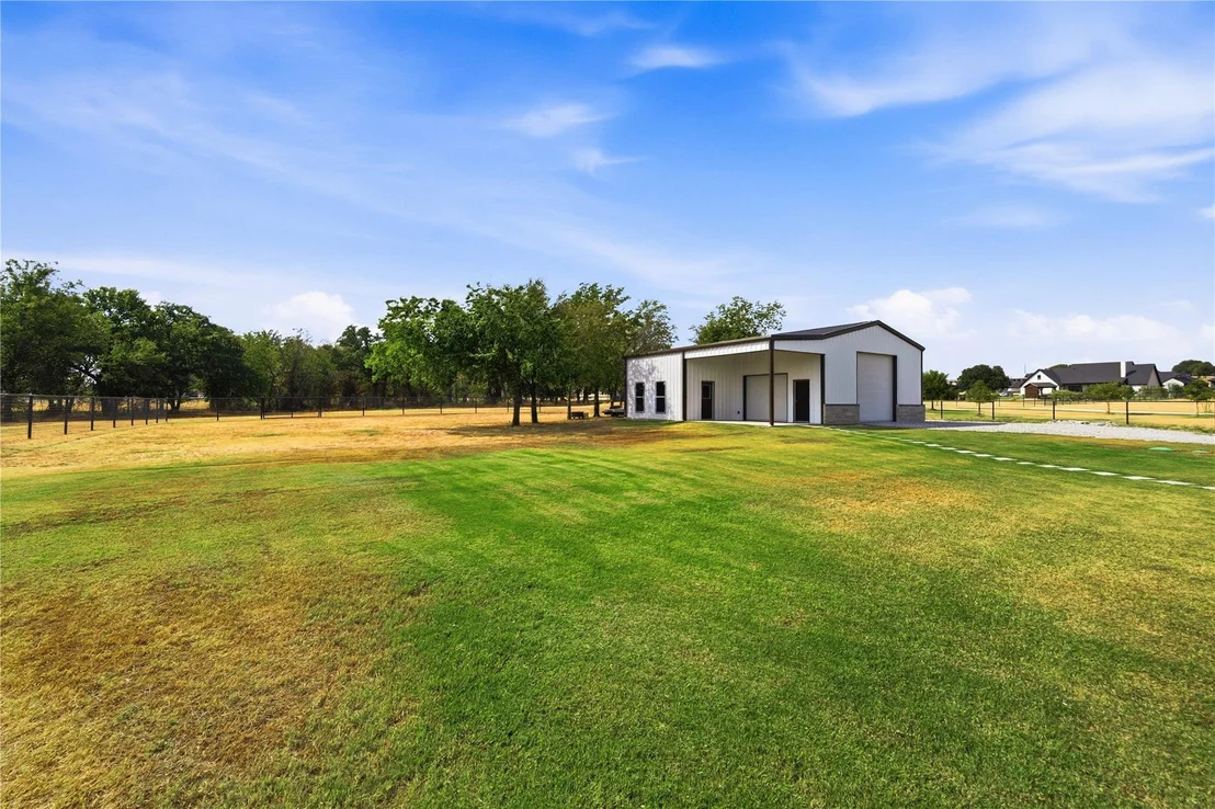 Photo of 1135 Paradise Parkway