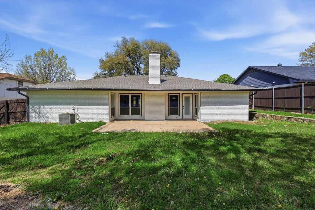 Photo of 2211 Sierra Drive