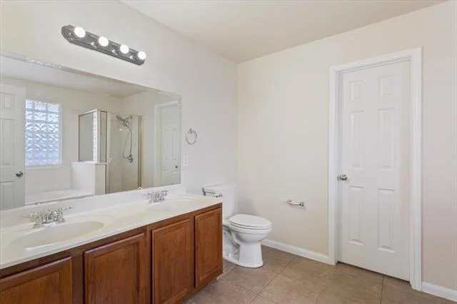 Photo of 224 Starlight Drive