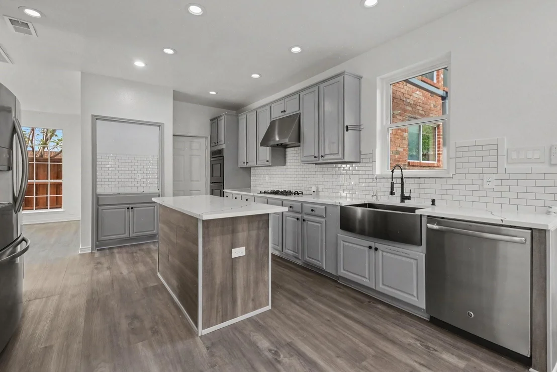 Photo of 2406 Manchester Drive