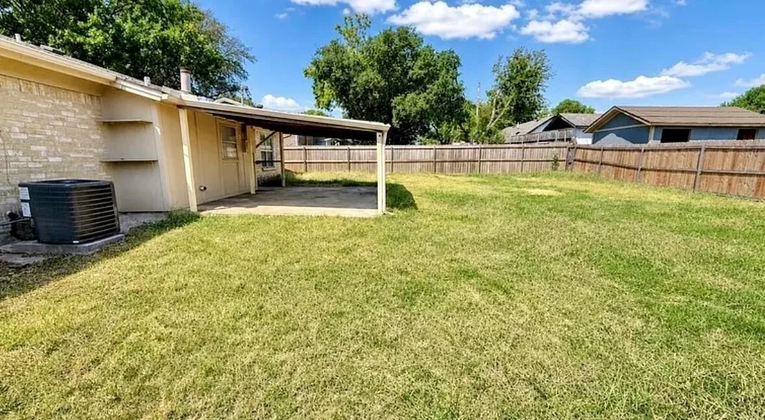 Photo of 915 Lemontree Drive