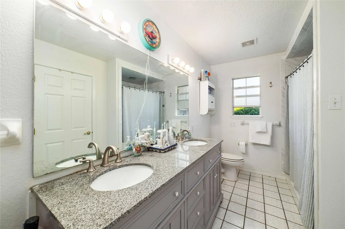 Photo of 1600 Shaw Drive