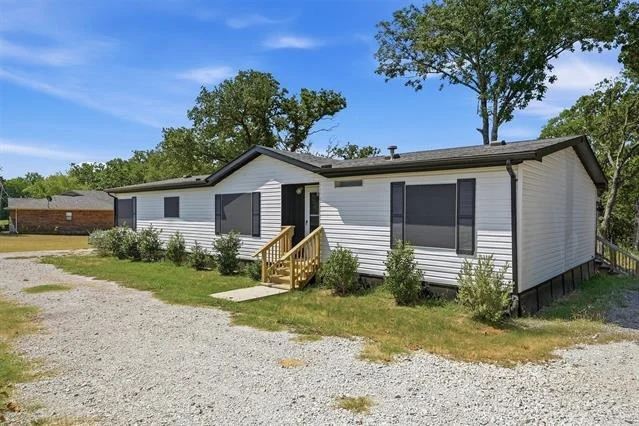 Photo of 305 Ridgecrest Road