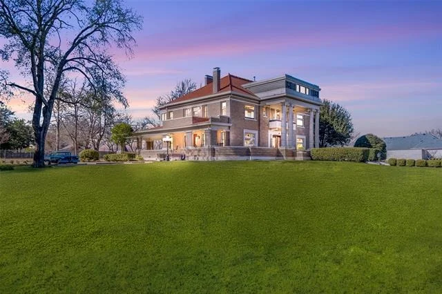Photo of 705 Griffith Avenue