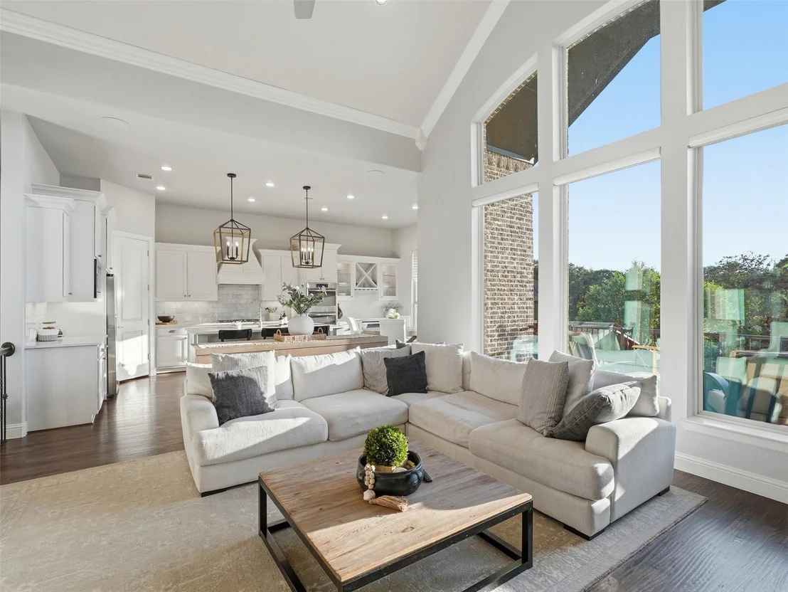 Photo of 1221 Falcon Drive