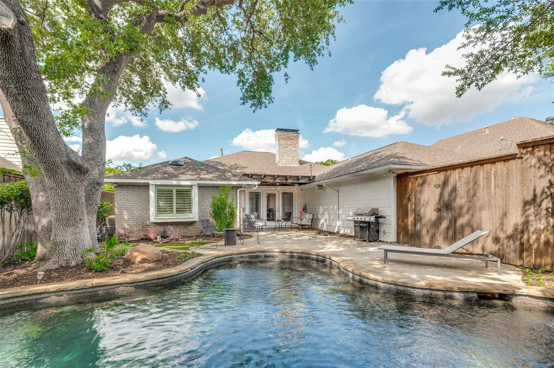 Photo of 5322 W Mockingbird Lane