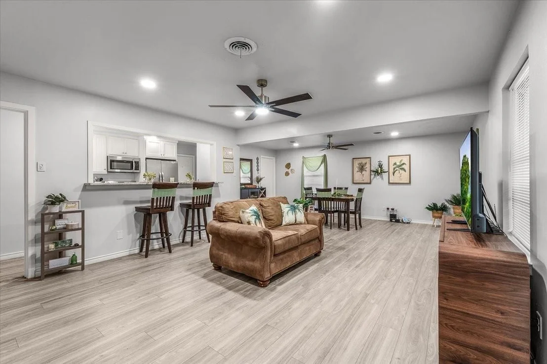 Photo of 2244 Cambridge Drive