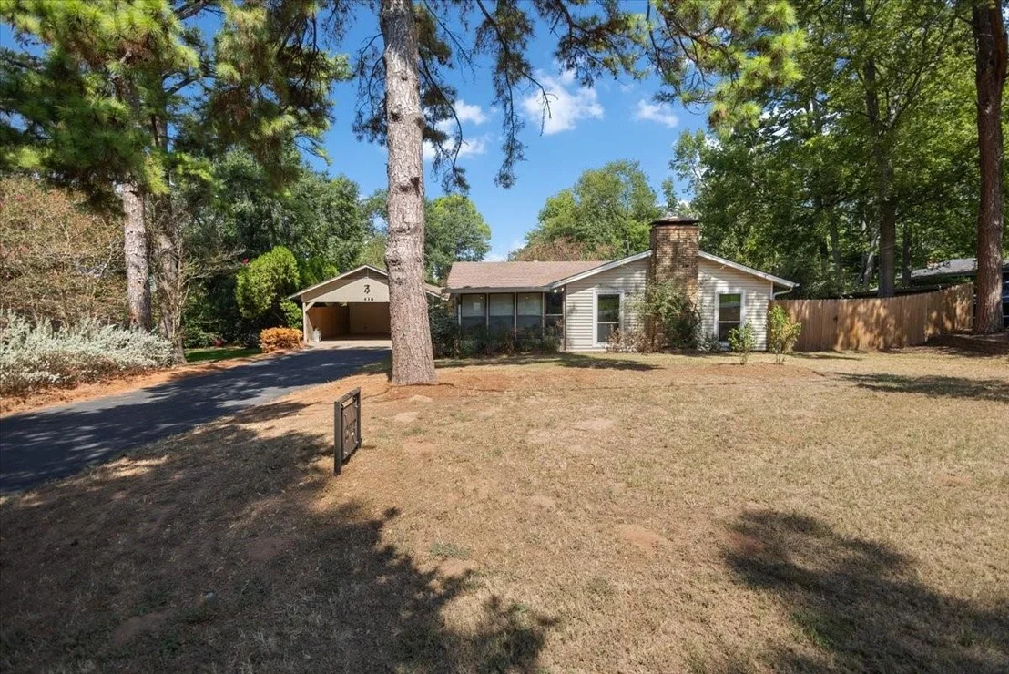 Photo of 207 Grass Knoll Drive