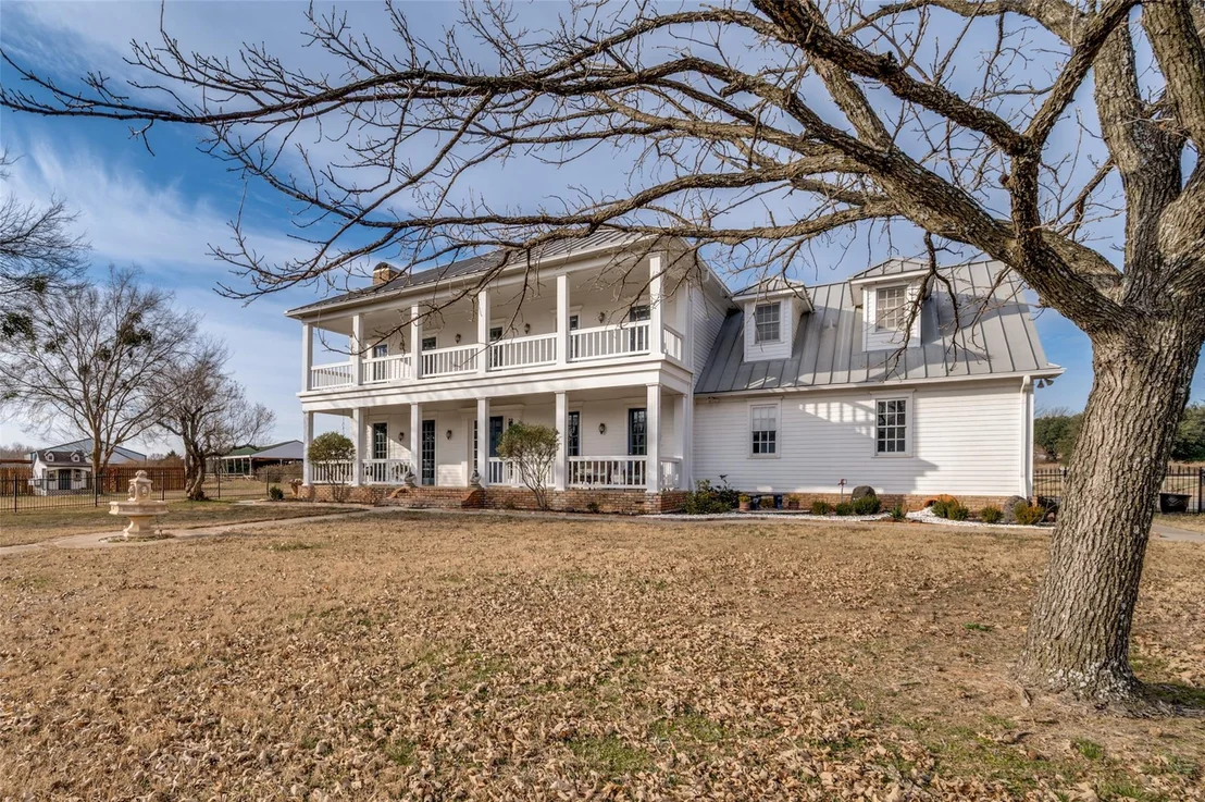 Photo of 1827 Dr Sanders Road