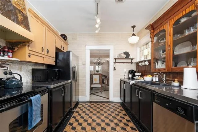 Photo of 1033 Highland Avenue