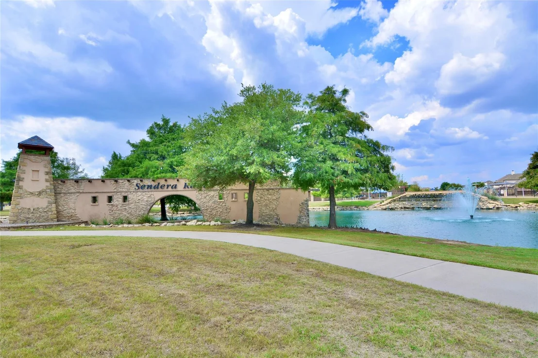 Photo of 465 Pollyann Trail