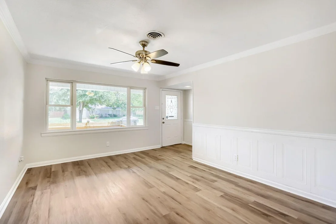 Photo of 1207 Ridgeway Drive