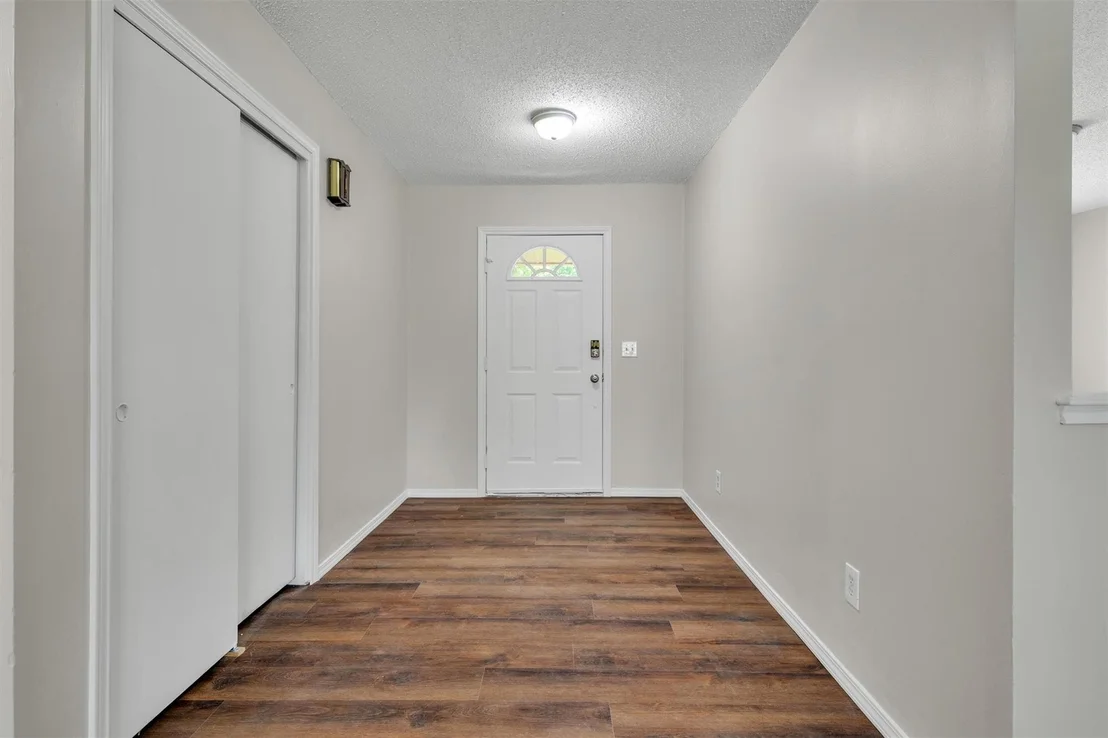 Photo of 209 Mistletoe Lane