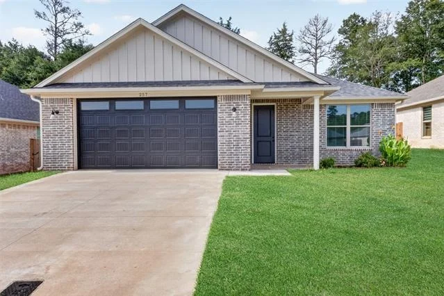 Photo of 257 Oak Valley Drive