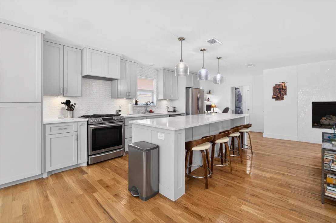 Photo of 6233 Crestmont Drive