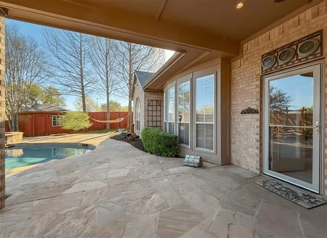 Photo of 2025 Fair Oaks Circle