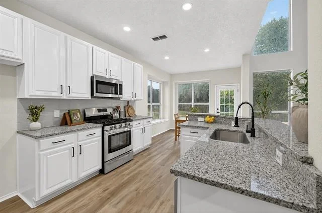 Photo of 2633 Lakeside Drive