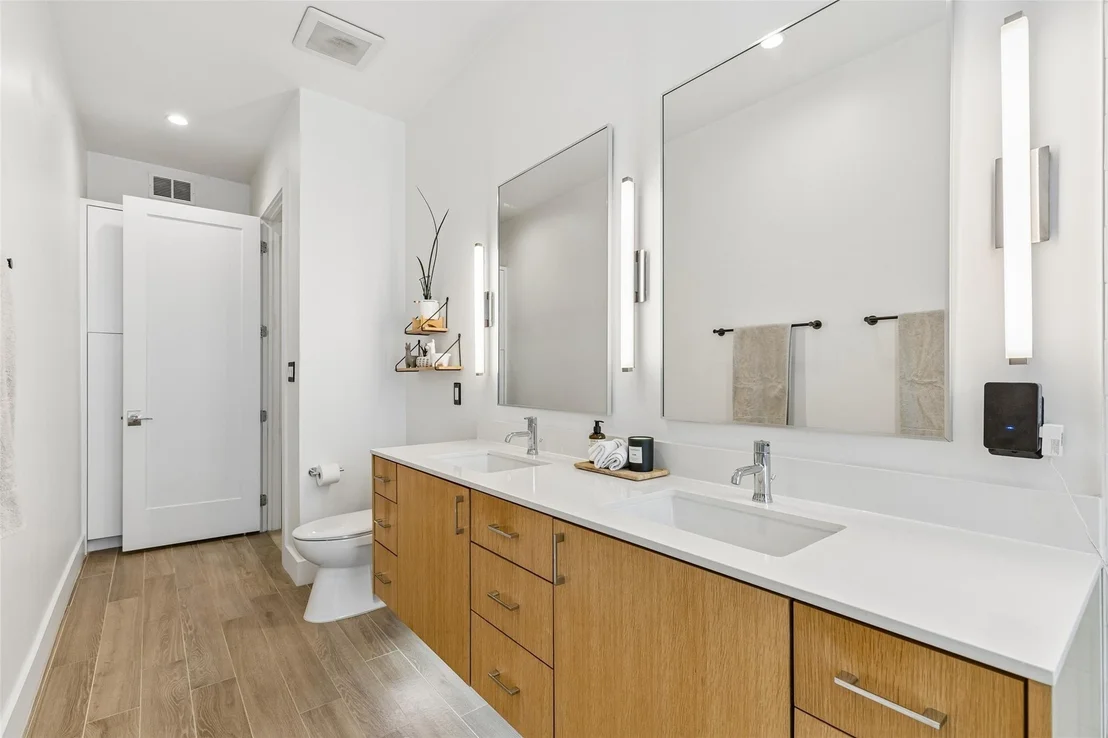 Photo of 4404 Capitol Avenue