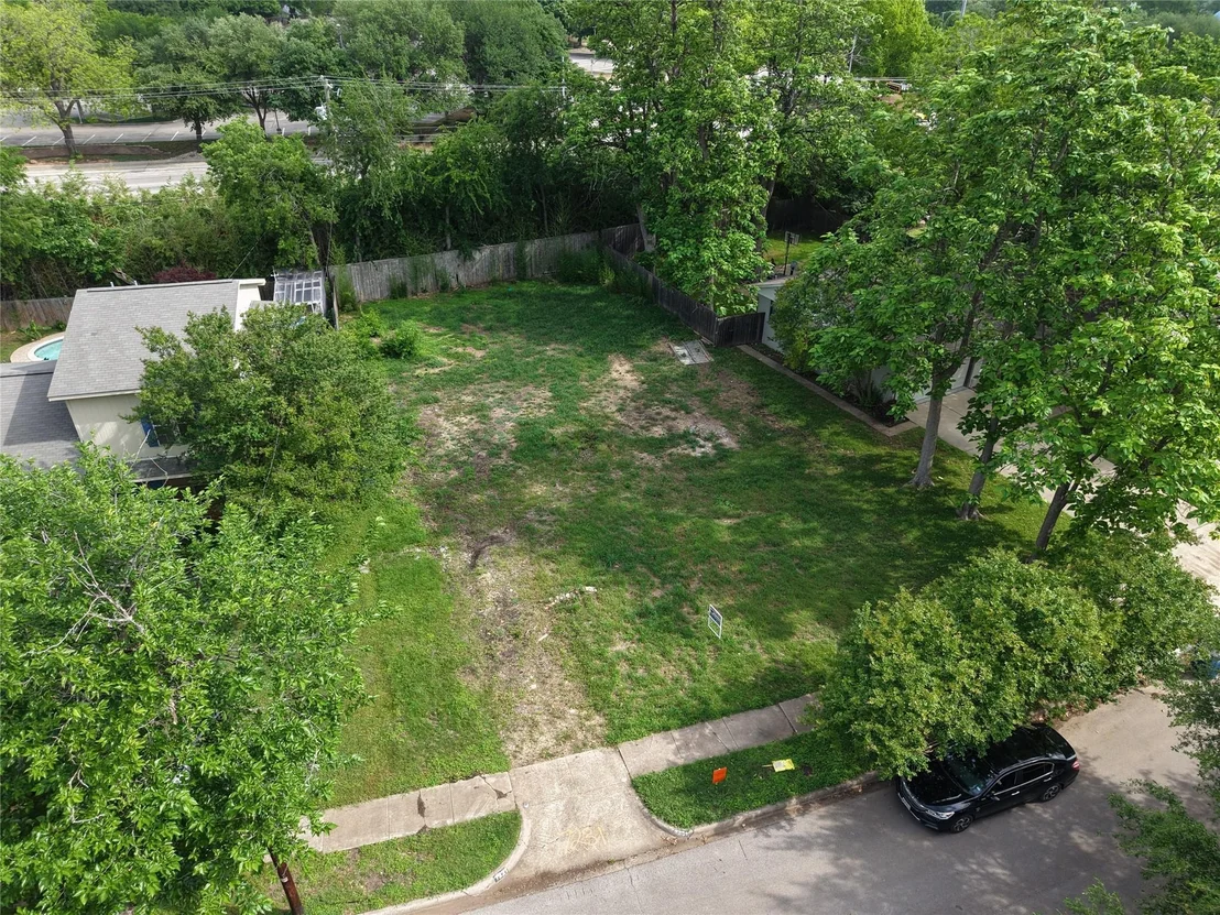 Photo of 7231 Syracuse Drive