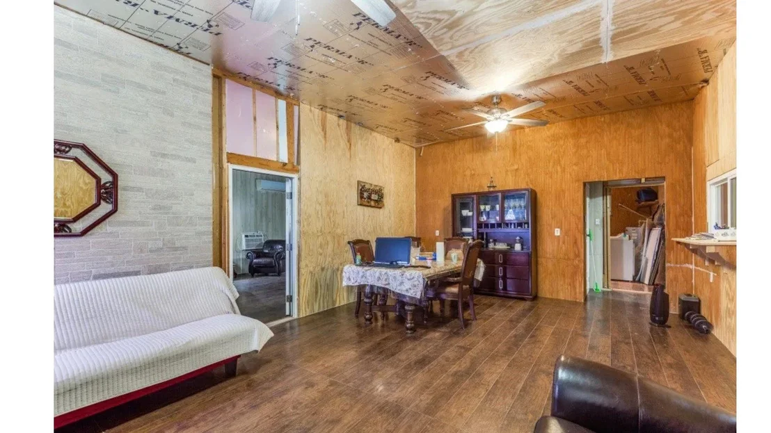 Photo of 1619 County Road 7711