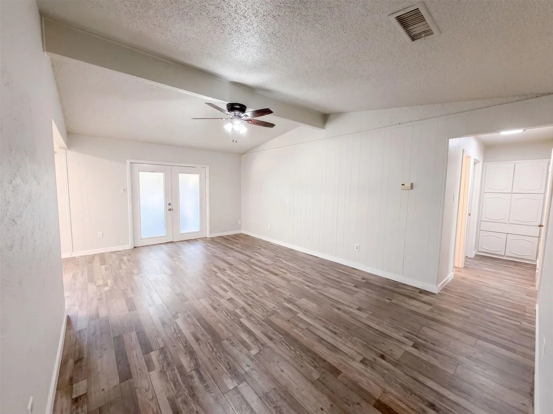 Photo of 6601 Oaklawn Drive