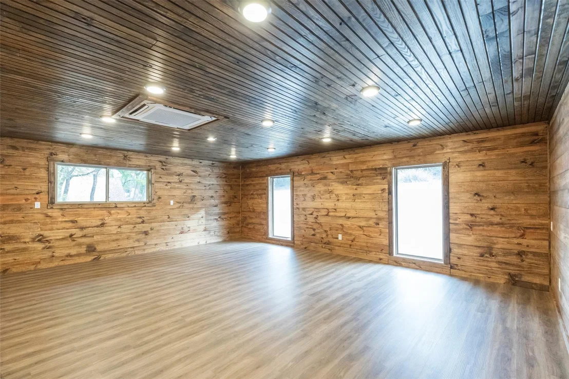 Photo of 440 Lakeside Drive