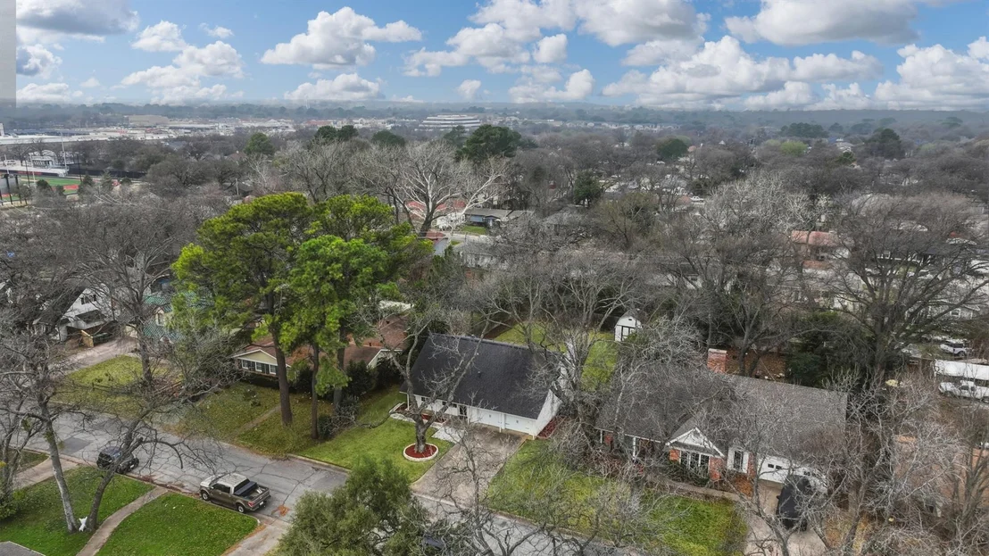 Photo of 806 Waggoner Drive