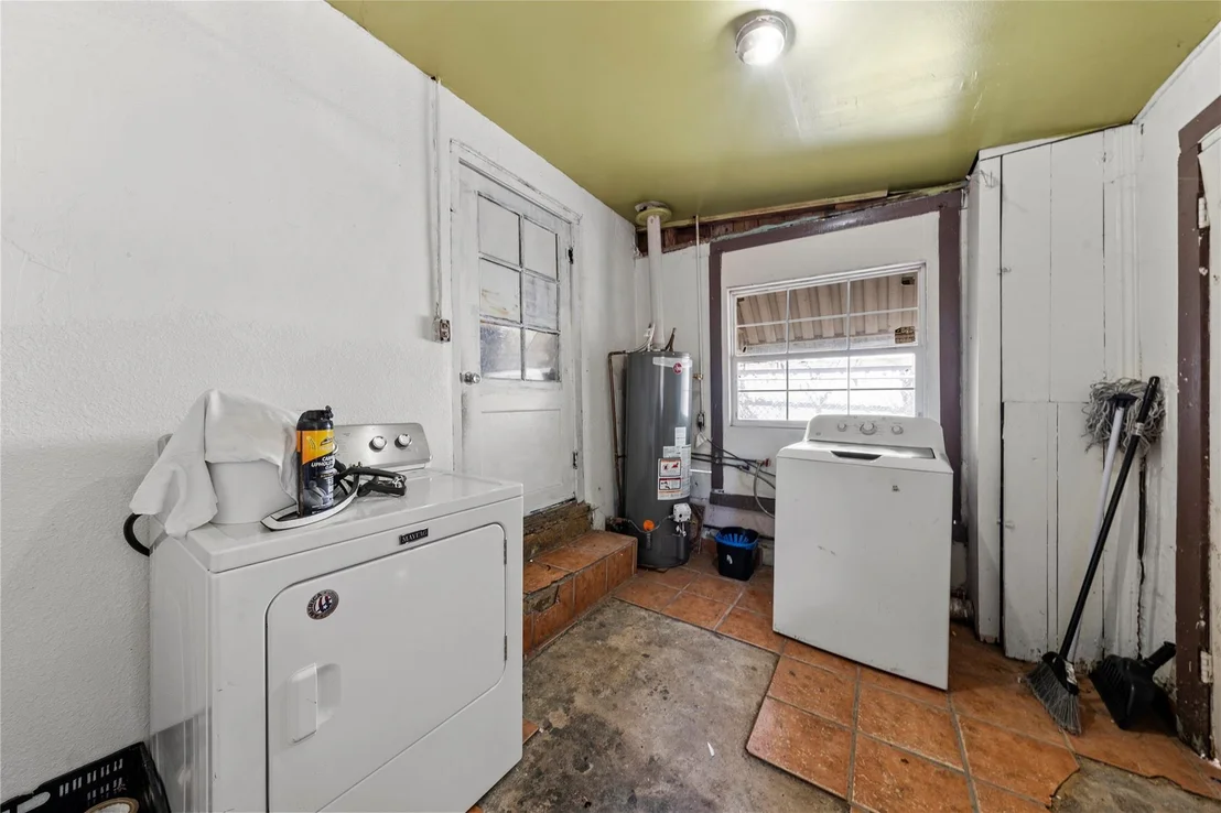 Photo of 2400 Park Avenue