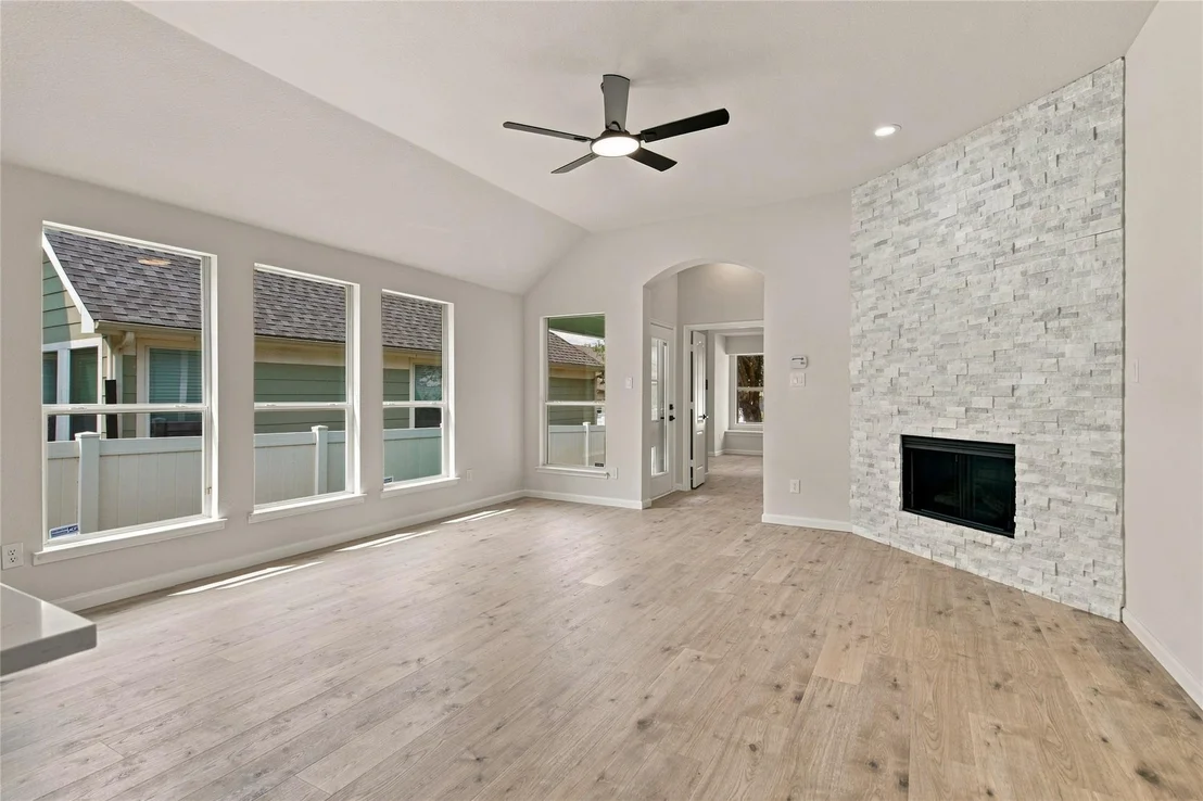 Photo of 1401 Live Oak Lane