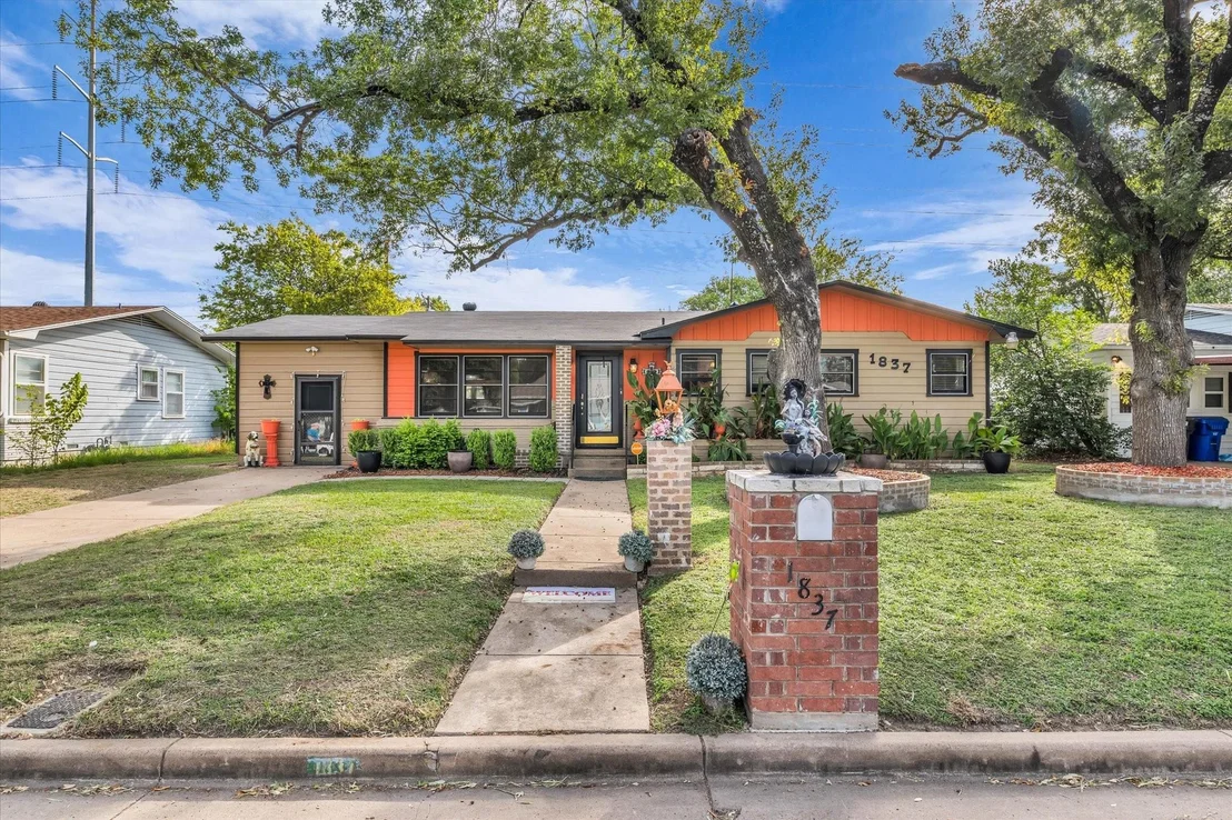 Photo of 1837 Northcrest Drive