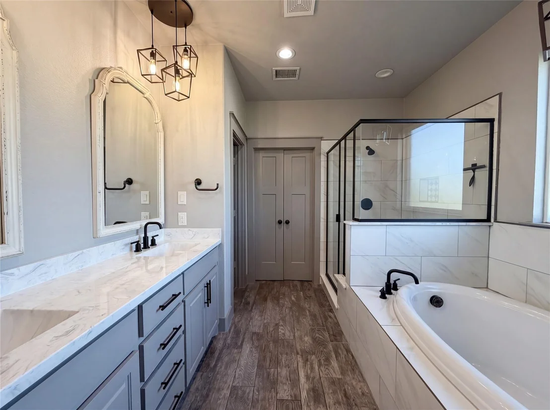 Photo of 725 Cheyenne Trail