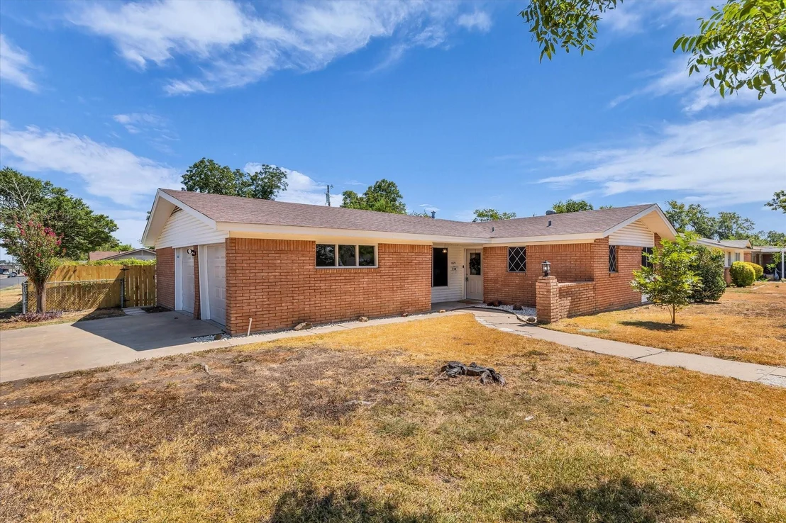 Photo of 1025 N 59th Street