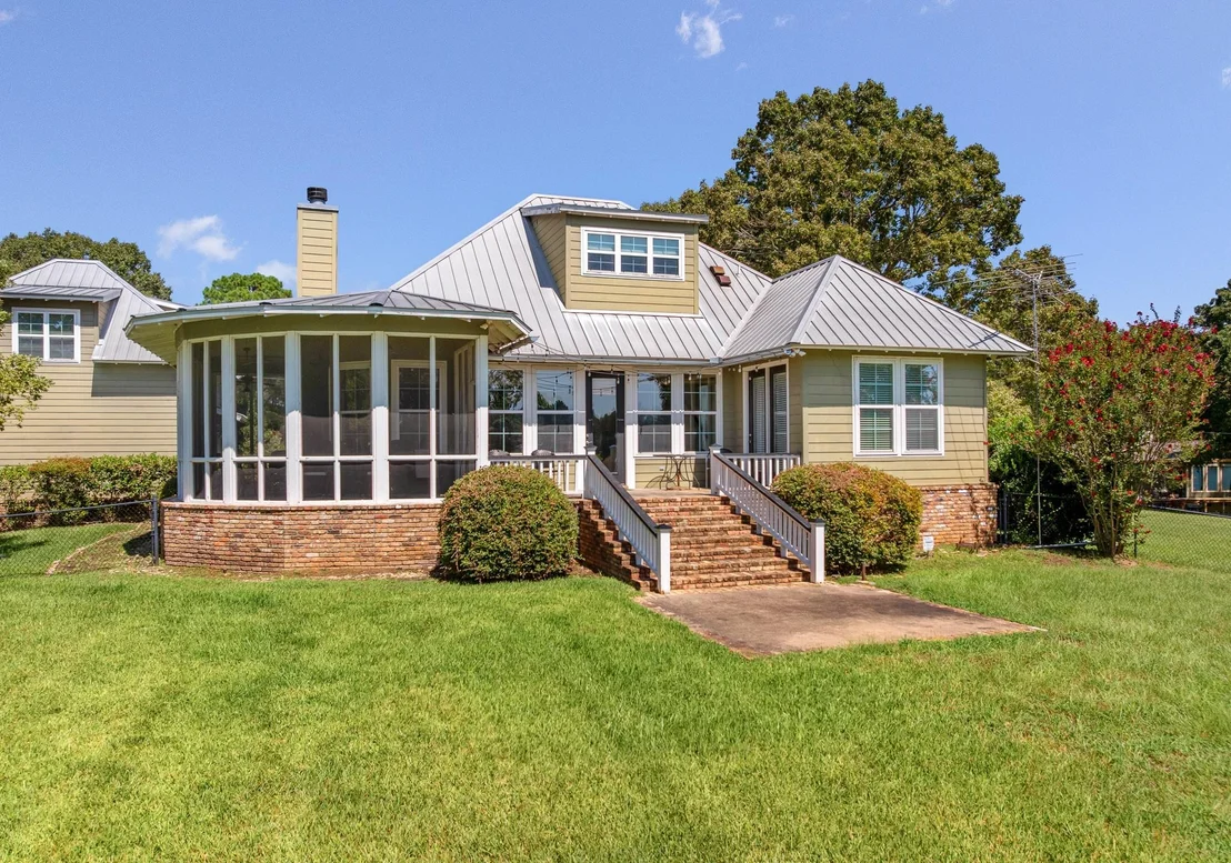 Photo of 8155 E Lake