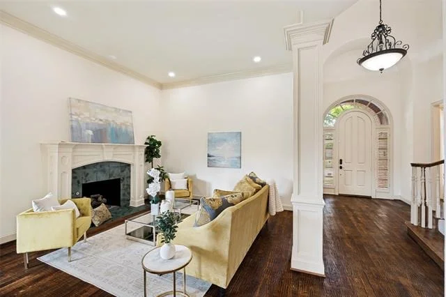 Photo of 5937 Glendower Lane
