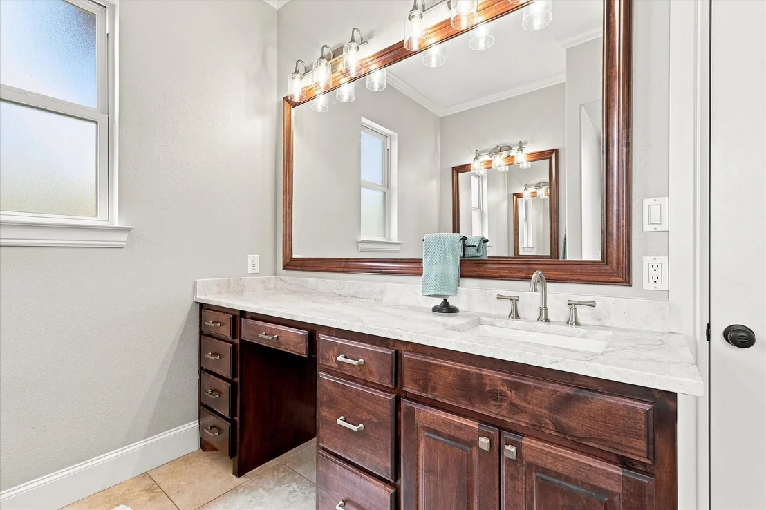 Photo of 1228 Robin Drive