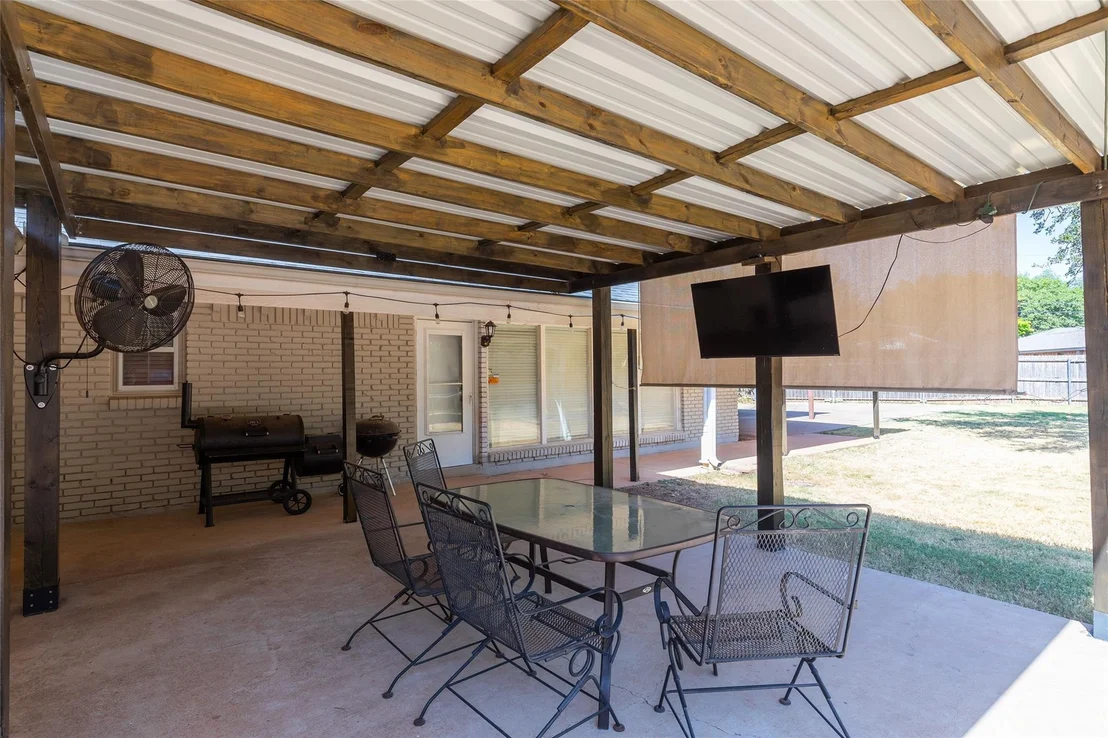 Photo of 1842 Elmwood Drive