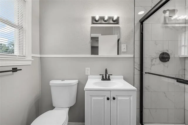 Photo of 3718 Kendall Lane