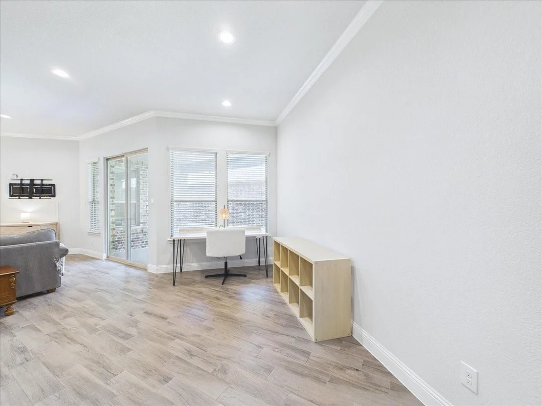 Photo of 916 Boardwalk Way