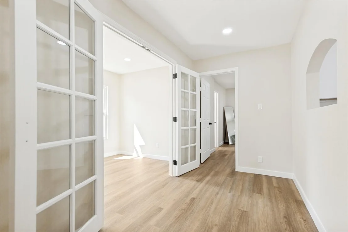 Photo of 1605 Meadowbrook Drive