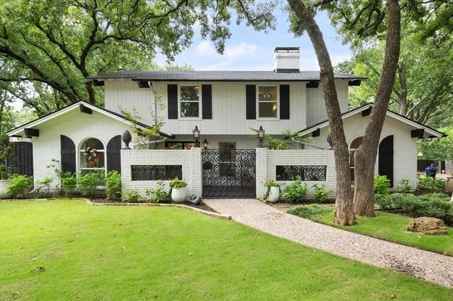 Photo of 2202 Highland Circle
