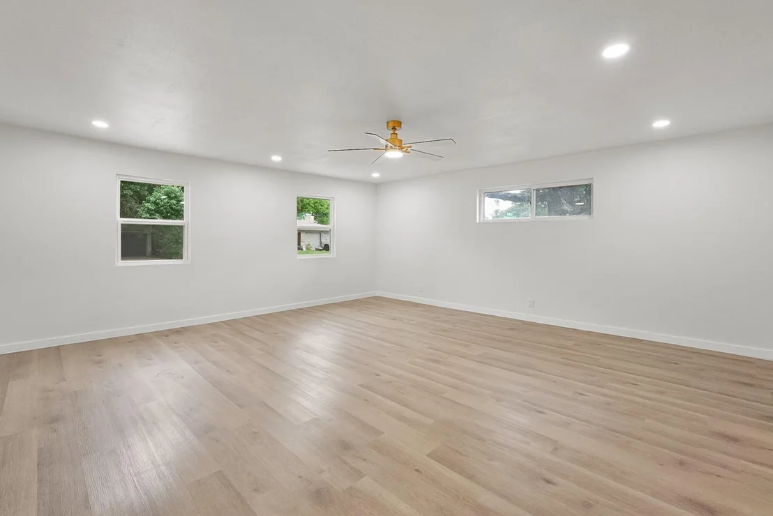 Photo of 861 Woodcrest Drive
