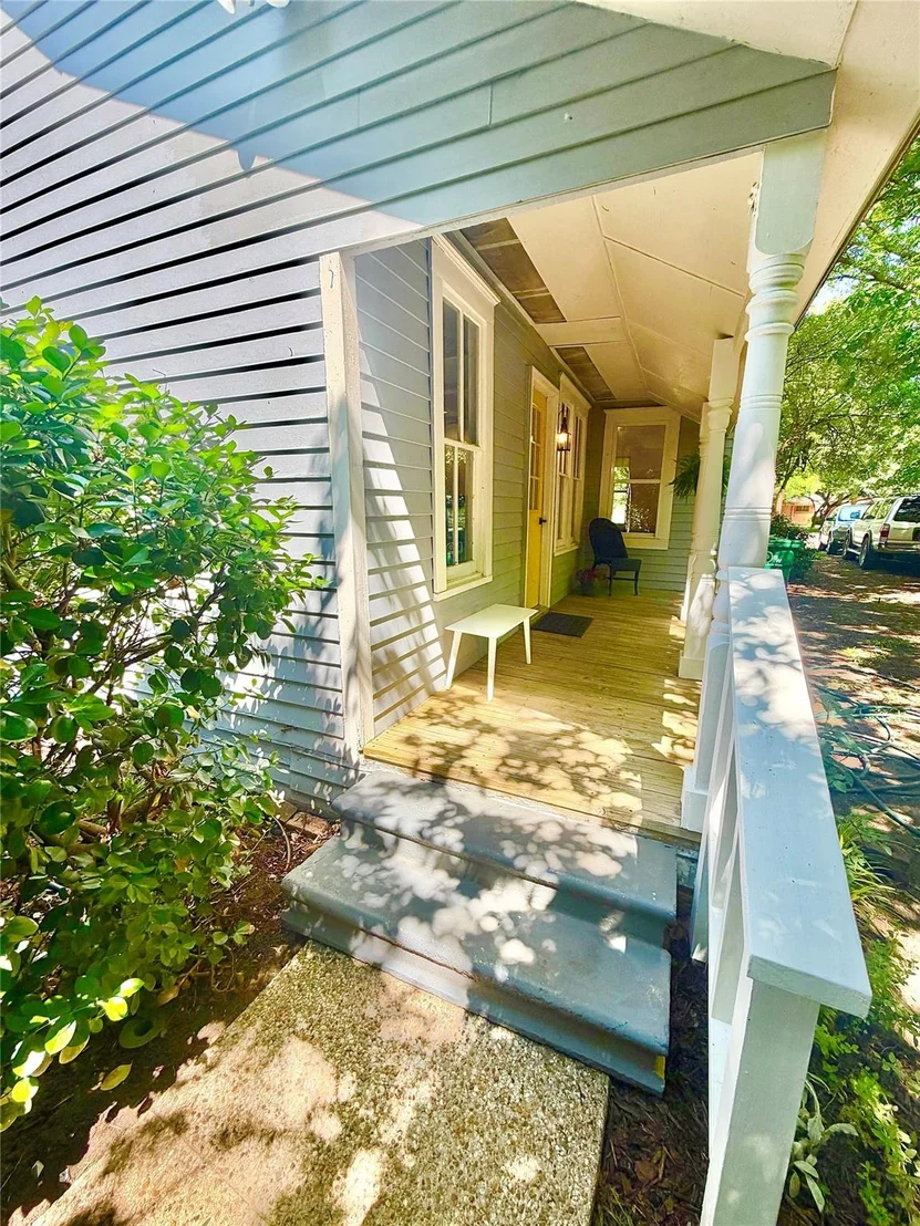Photo of 725 Bolivar Street