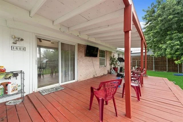 Photo of 1604 Summit Street